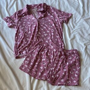 Women's Pink Heart Print Pajama Set from ComoBlu